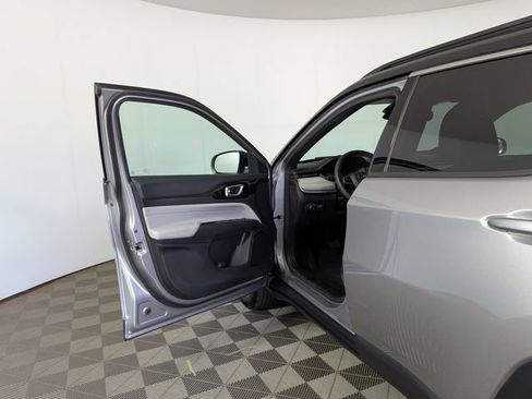Used 2023 Jeep Compass Limited AWD/4WD image 11