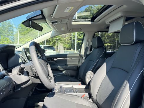 Used 2026 Honda Odyssey Elite image 7