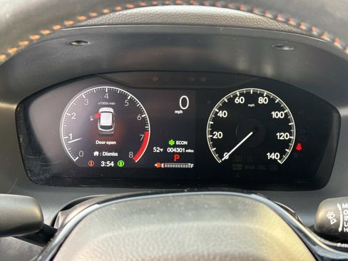 Used 2025 Honda HR-V Sport image 11