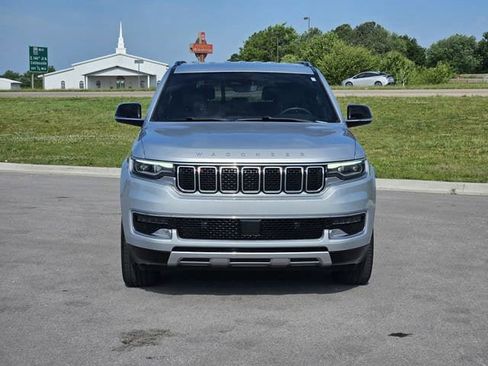 Used 2024 Jeep Wagoneer L Series II w/ Flexible Seating Group RWD image 2