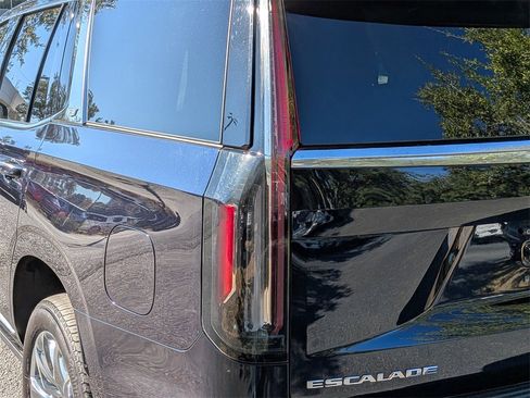 Used 2023 Cadillac Escalade Premium Luxury Platinum w/ LPO, Radiant Package image 10