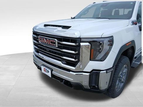 New 2026 GMC Sierra 2500 SLT w/ SLT Premium Package AWD/4WD image 9