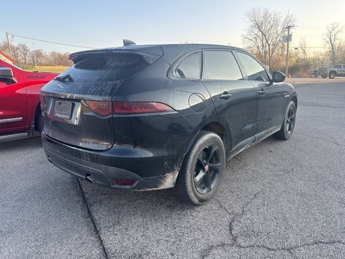 Used 2019 Jaguar F-PACE Premium image 3