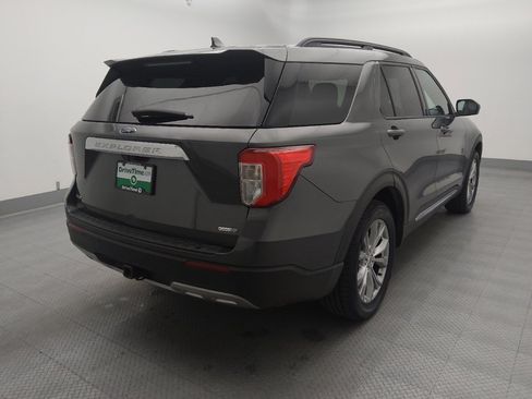 Used 2020 Ford Explorer XLT w/ Equipment Group 202A AWD/4WD image 9