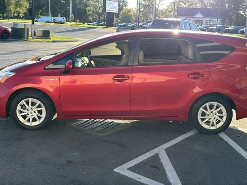 Used 2014 Toyota Prius V Three FWD image 2
