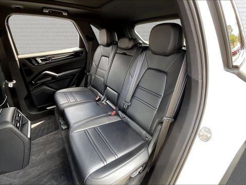 Used 2023 Porsche Cayenne w/ Premium Package AWD/4WD image 21