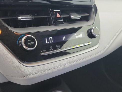 Used 2022 Toyota Corolla SE FWD image 29