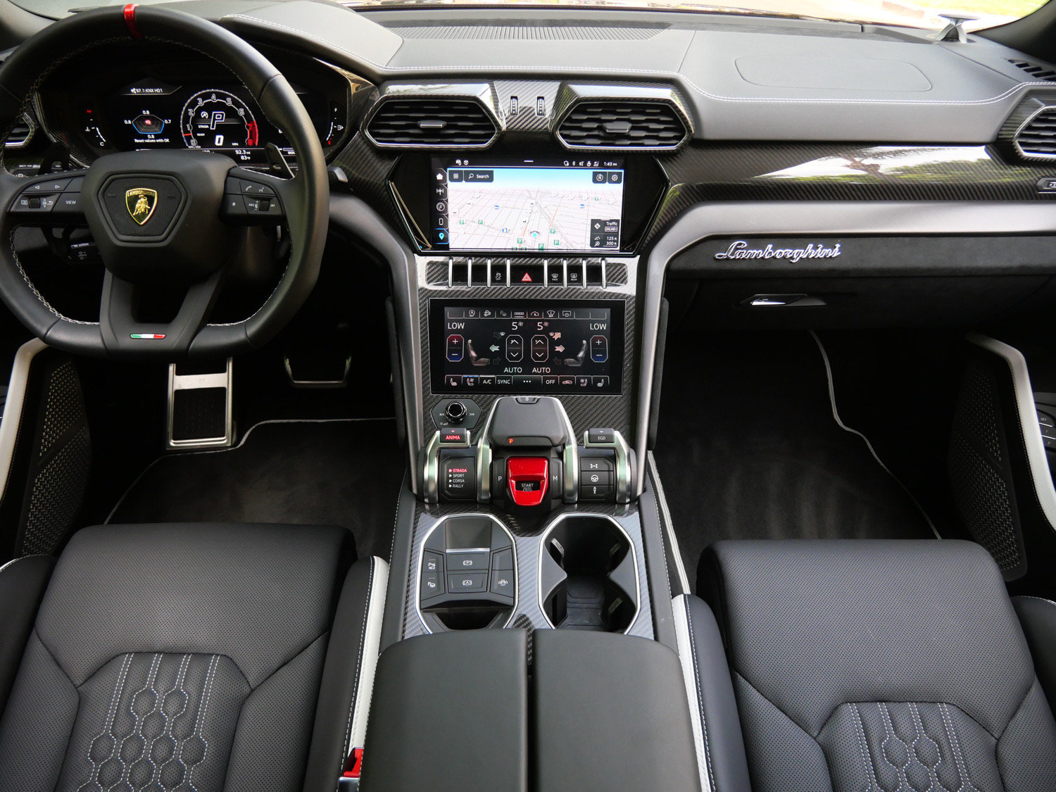 Used 2024 Lamborghini Urus Performante AWD/4WD image 7