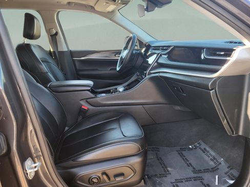 Used 2022 Jeep Grand Cherokee L Limited image 37