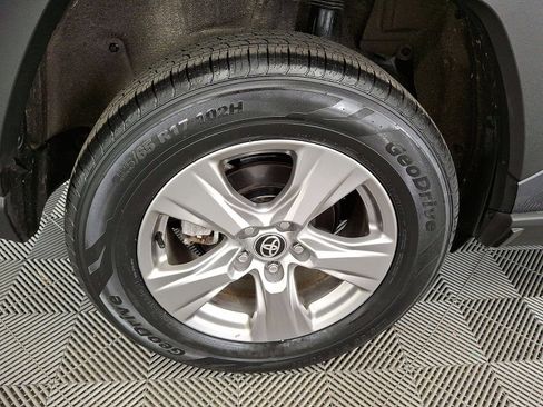 Certified 2025 Toyota RAV4 XLE AWD/4WD image 26