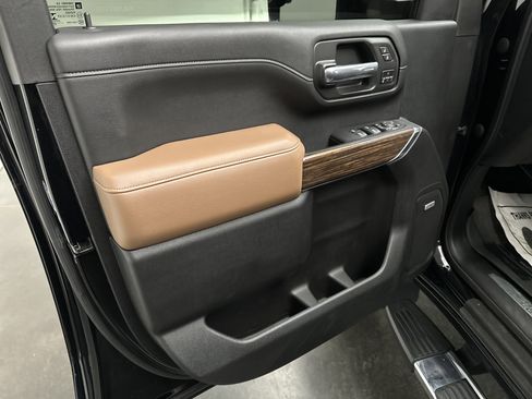 Used 2020 Chevrolet Silverado 2500 High Country image 24