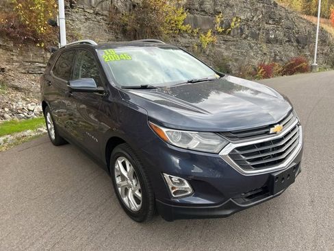 Used 2019 Chevrolet Equinox LT w/ Sun & Navigation Package image 3