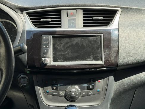 Used 2019 Nissan Sentra SV FWD image 15