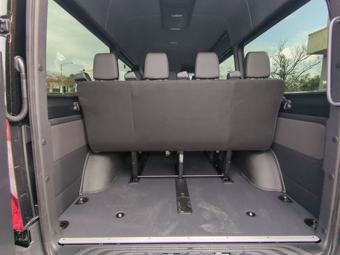 Used 2025 Mercedes-Benz Sprinter 2500 image 23