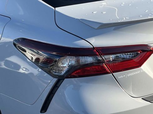 Used 2023 Toyota Camry SE image 10