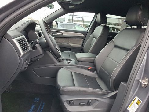 Used 2022 Volkswagen Atlas Cross Sport SE image 14