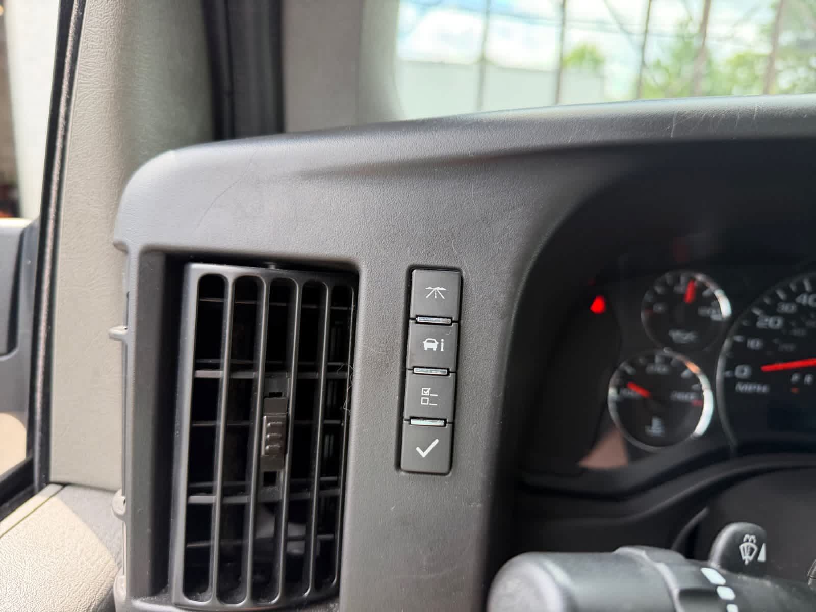 Used 2025 Chevrolet Express 2500 w/ Driver Convenience Package RWD image 31