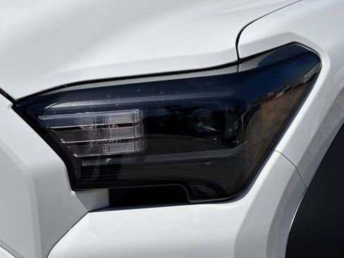 New 2026 Toyota 4Runner SR5 AWD/4WD image 33