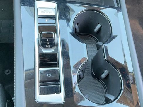 Used 2026 Volkswagen Atlas SE FWD image 24