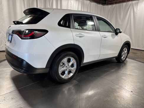 Certified 2023 Honda HR-V LX image 8