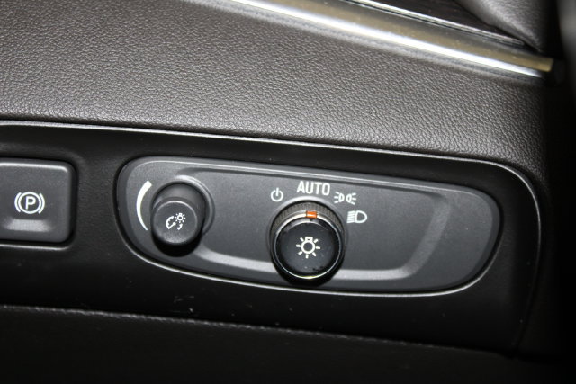 Used 2021 Buick Enclave Avenir w/ Avenir Technology Package AWD/4WD image 41