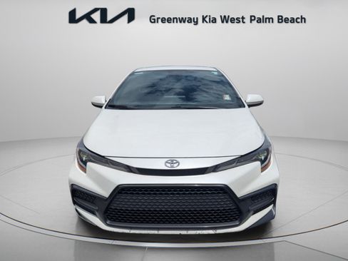 Used 2020 Toyota Corolla XSE FWD image 2