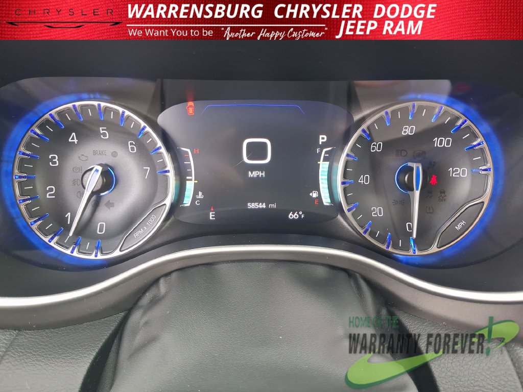 Used 2023 Chrysler Pacifica Touring-L FWD image 17