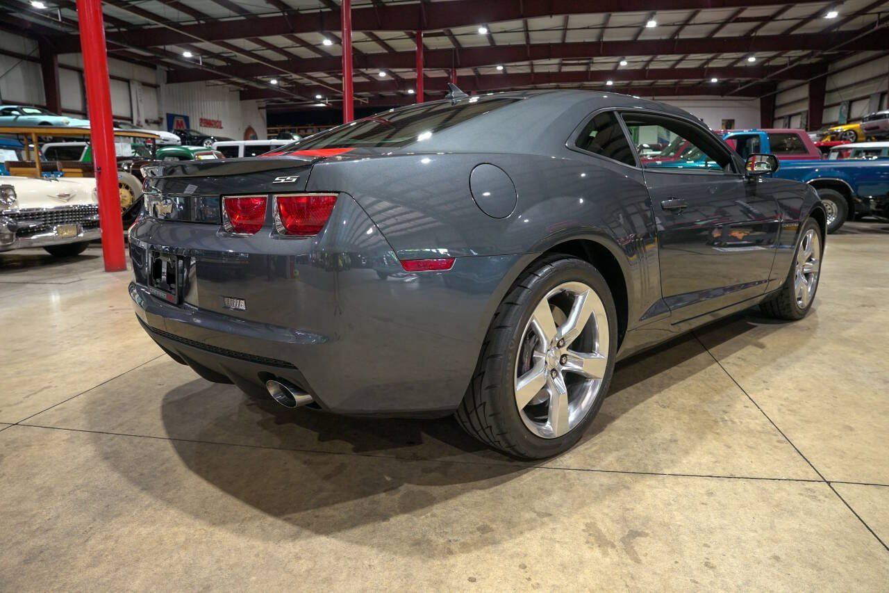 Used 2010 Chevrolet Camaro SS RWD image 8
