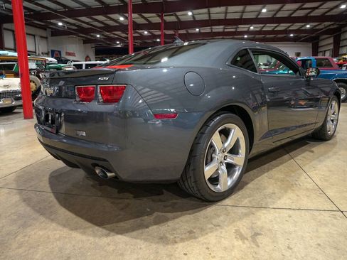 Used 2010 Chevrolet Camaro SS RWD image 8