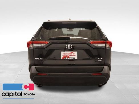 Used 2025 Toyota RAV4 XLE AWD/4WD image 3