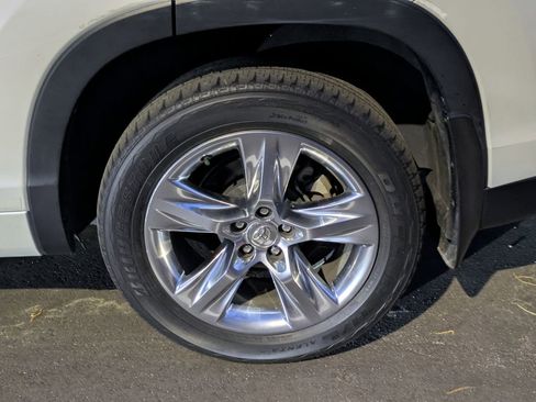 Used 2015 Toyota Highlander Limited w/ Driver Technology Package image 5