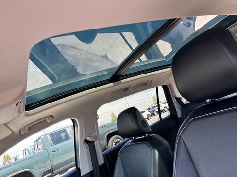 Used 2024 Volkswagen Tiguan SE w/ Panoramic Sunroof Package AWD/4WD image 22