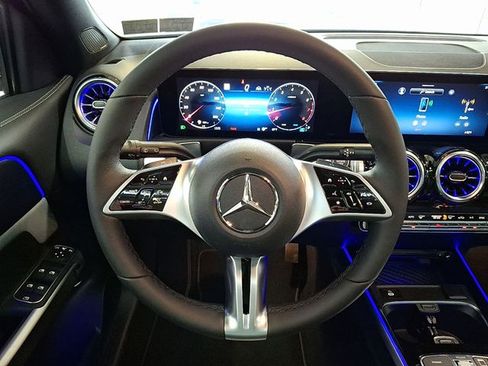 Used 2026 Mercedes-Benz GLB 250 4MATIC image 19