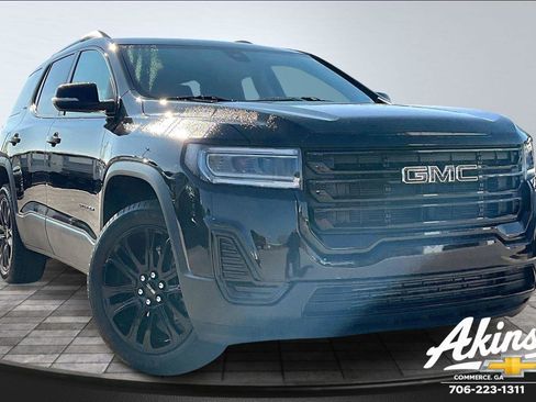 Certified 2023 GMC Acadia SLE w/ Driver Convenience Package image 3