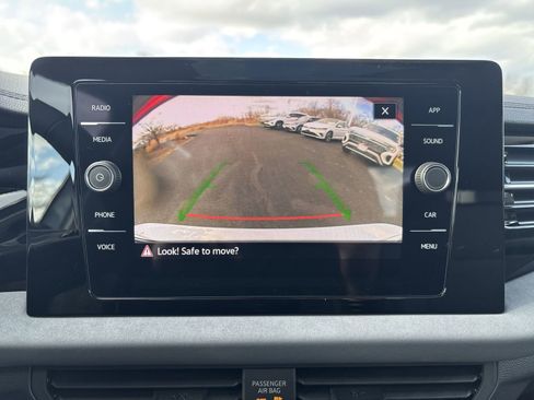 New 2026 Volkswagen Jetta SE FWD image 17