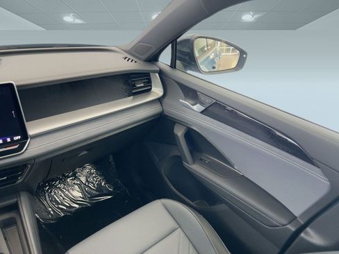 New 2026 Volkswagen Tiguan SE R-Line image 28