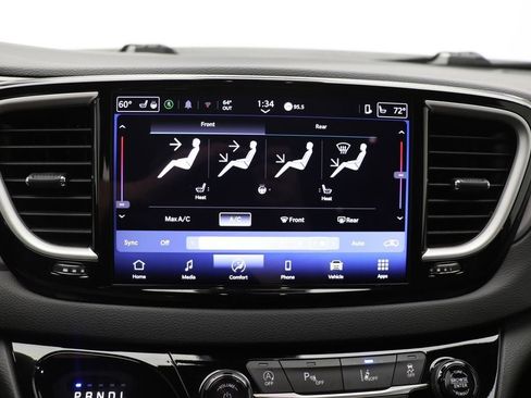 Used 2025 Chrysler Pacifica Select FWD image 20