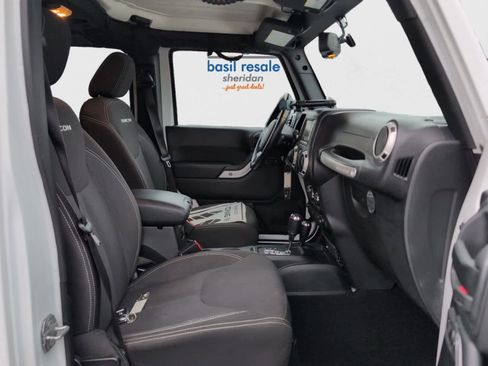 Used 2018 Jeep Wrangler Unlimited Rubicon w/ Cold Weather Group image 22