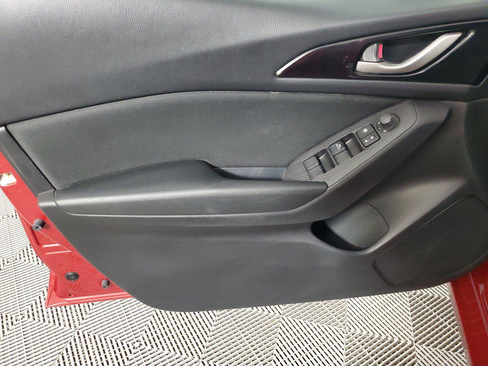 Used 2016 MAZDA MAZDA3 i Sport w/ Preferred Equipment Package FWD image 18