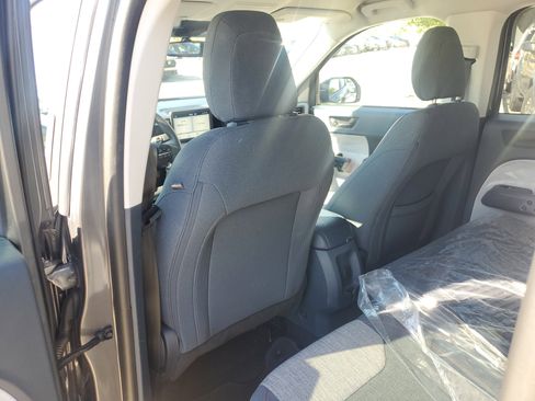 Used 2022 Ford Maverick XLT image 17