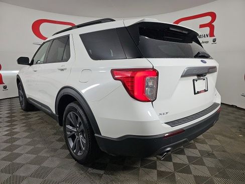 Used 2023 Ford Explorer XLT w/ Equipment Group 202A image 5