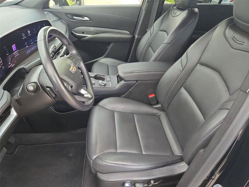 Certified 2025 Cadillac XT4 Premium Luxury AWD/4WD image 26