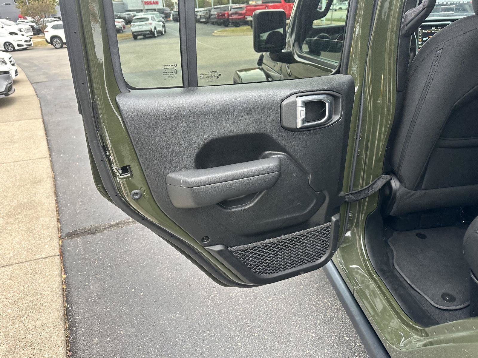 Used 2022 Jeep Gladiator Sport AWD/4WD image 20