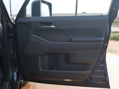 Used 2025 Lexus GX 550 w/ Accessory Package (2T) image 14