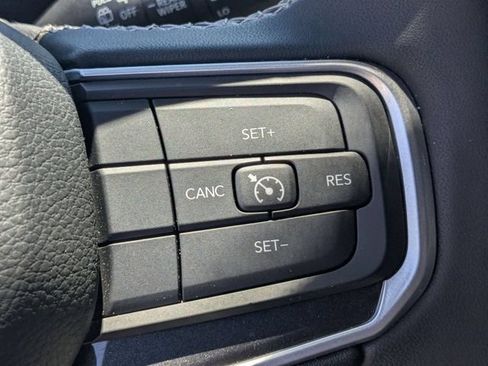 Used 2024 Jeep Wagoneer 4WD image 17