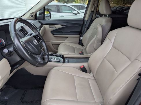 Used 2021 Honda Pilot Touring image 16