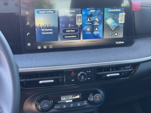 New 2026 Nissan Kicks SV image 24