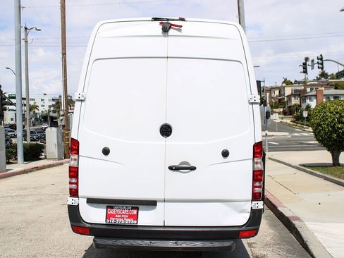 Used 2016 Mercedes-Benz Sprinter 3500 image 4