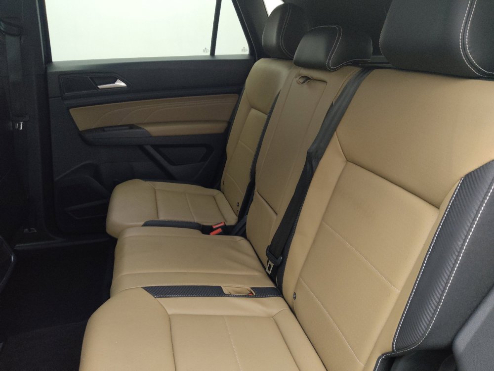 Used 2021 Volkswagen Atlas Cross Sport SE w/ Panoramic Sunroof Package FWD image 18