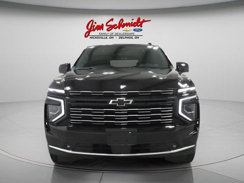 Used 2026 Chevrolet Suburban High Country AWD/4WD image 3